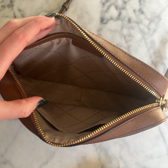 MICHAEL KORS Jet Set Large Logo Crossbody Bag & Wristlet Set in Brown w/ MK Logo - Picture 11 of 16